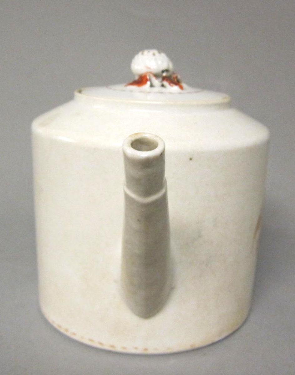 1964.1286.001 A,B Porcelain teapot spout