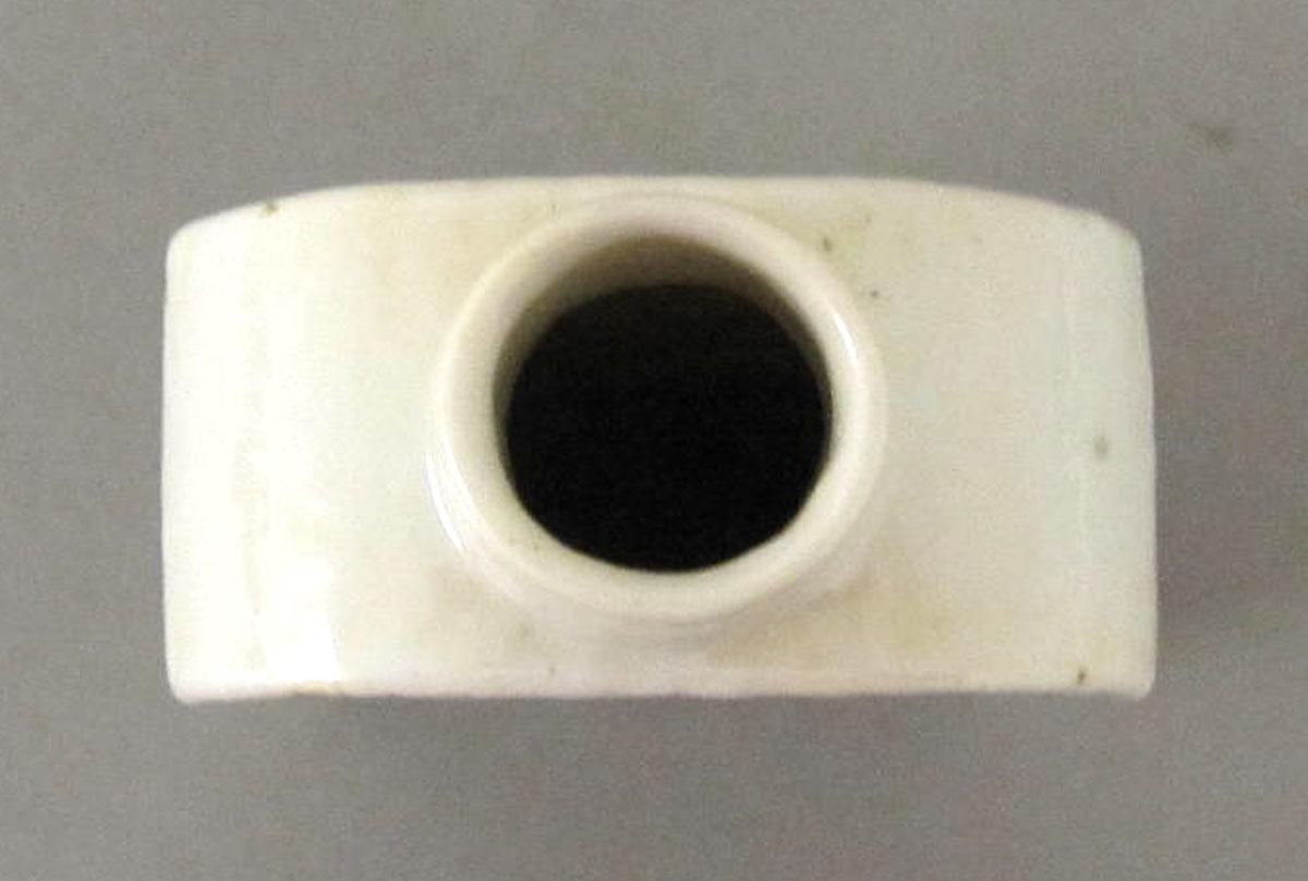1964.1286.003 Porcelain tea cannister top