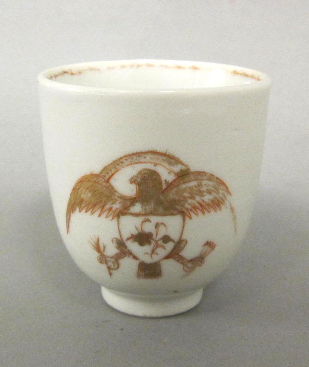 1964.1286.035 Porcelain coffee cup medallion