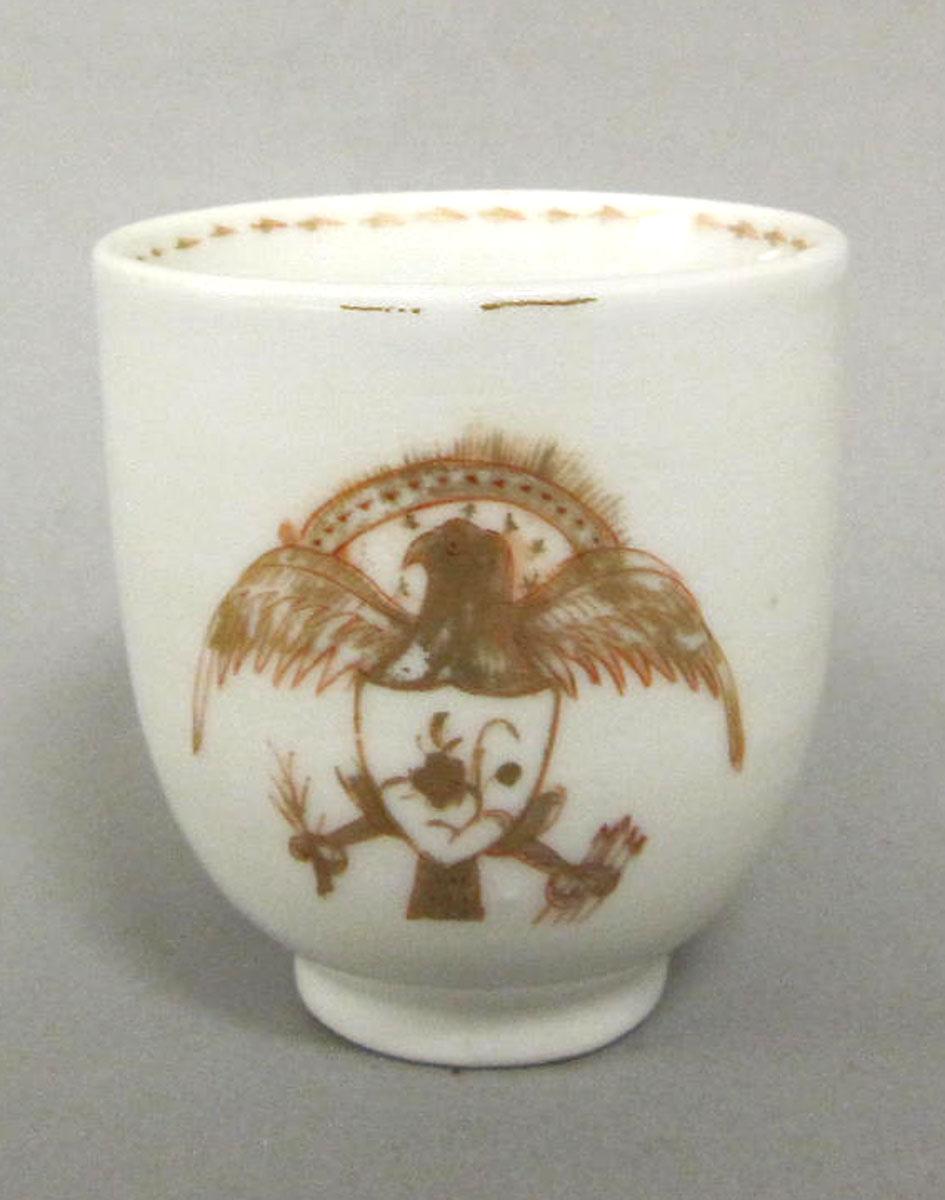 1964.1286.044 Porcelain coffee cup medallion