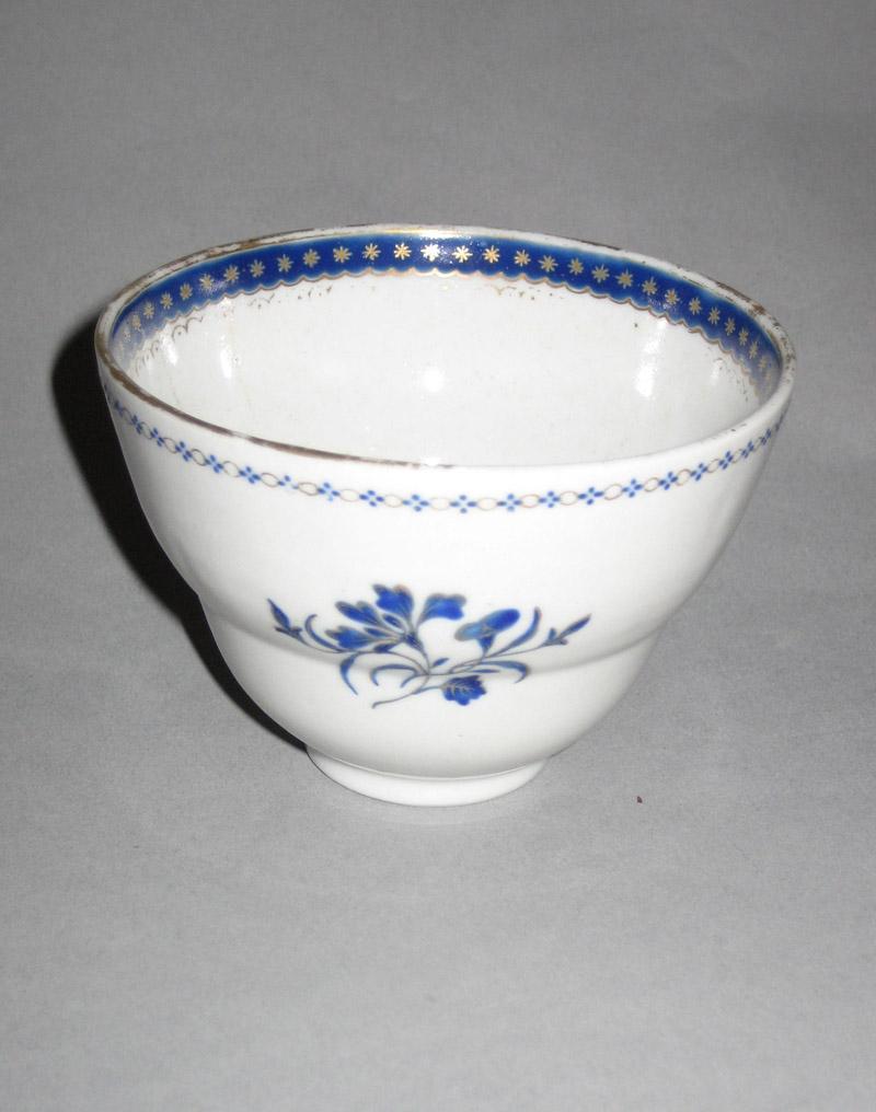 1964.1291.009 Coffee cup front