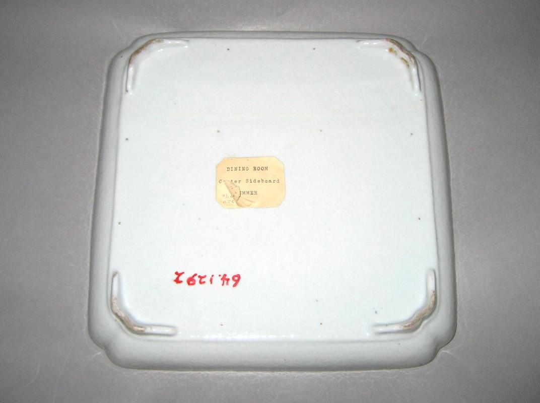1964.1292 tray underside