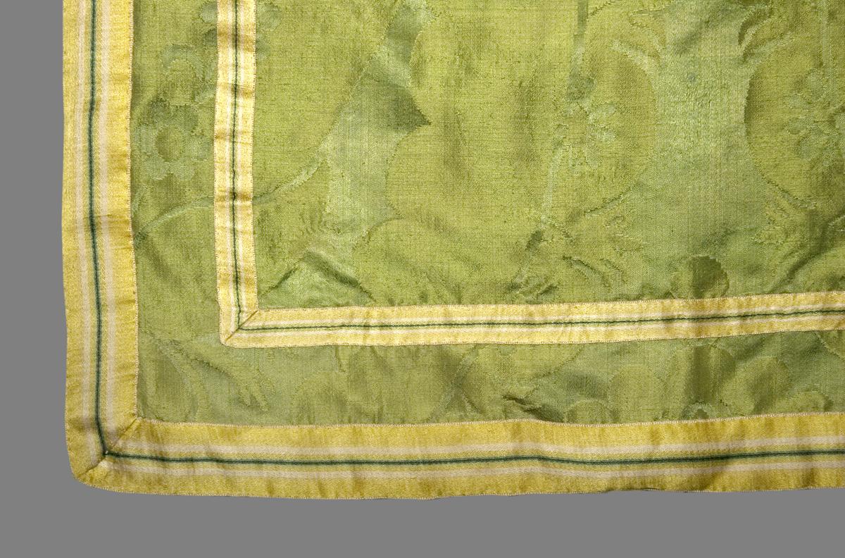 1955.0642.001 B Window Hanging, Side Curtain, Edge Detail