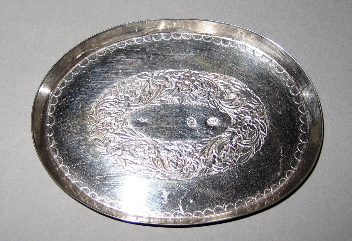 1964.1359.001 Silver Tray upper surface