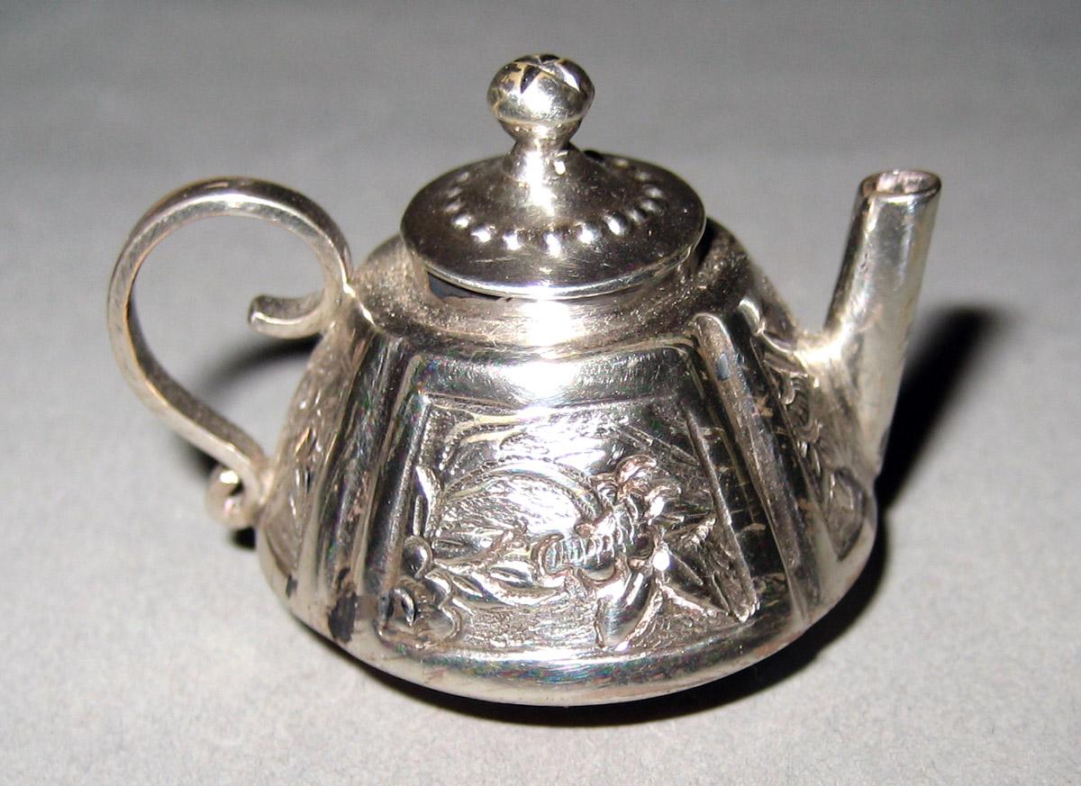 1964.1359.002 A, B Silver Teapot view 2