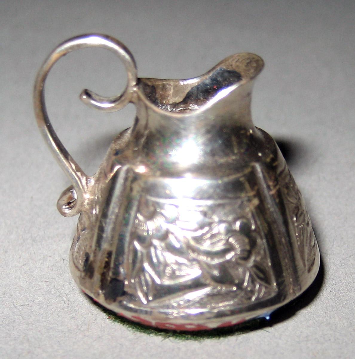 1964.1359.004 Silver Cream or milk pot view 2