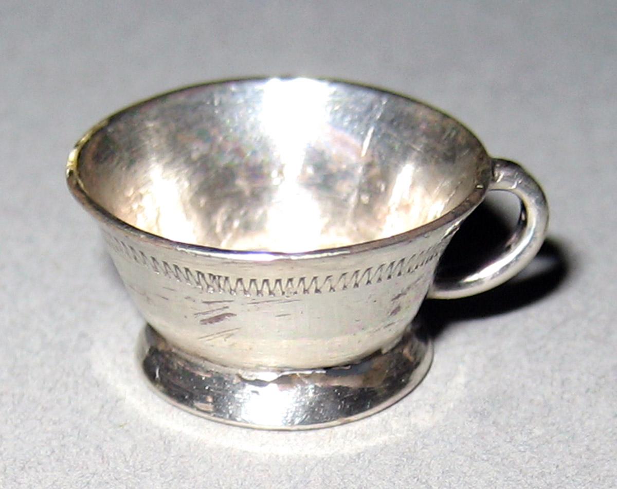 1964.1359.005 Silver Teacup