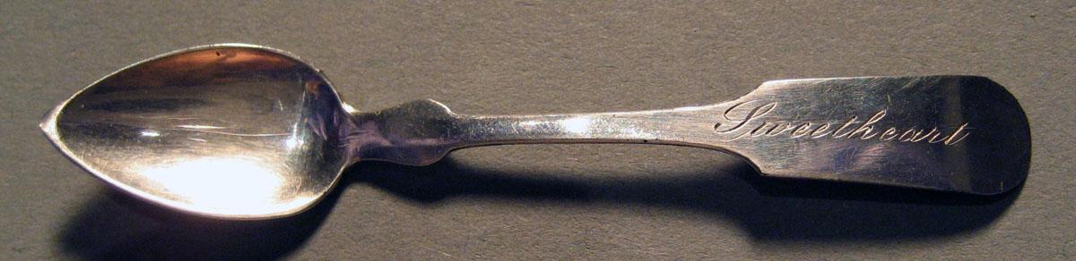 1964.1360.001 Silver Spoon upper surface