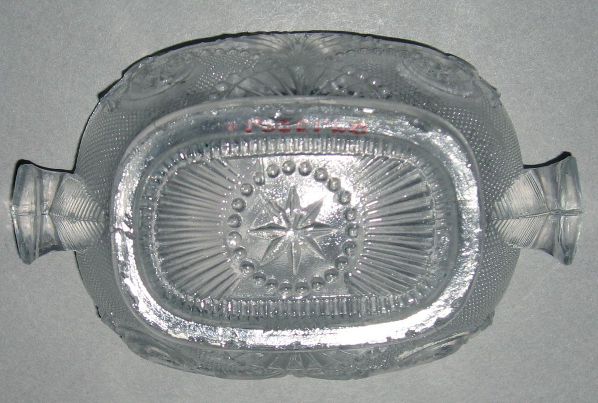 1964.1380.001 A Colorless glass tureen (underside)