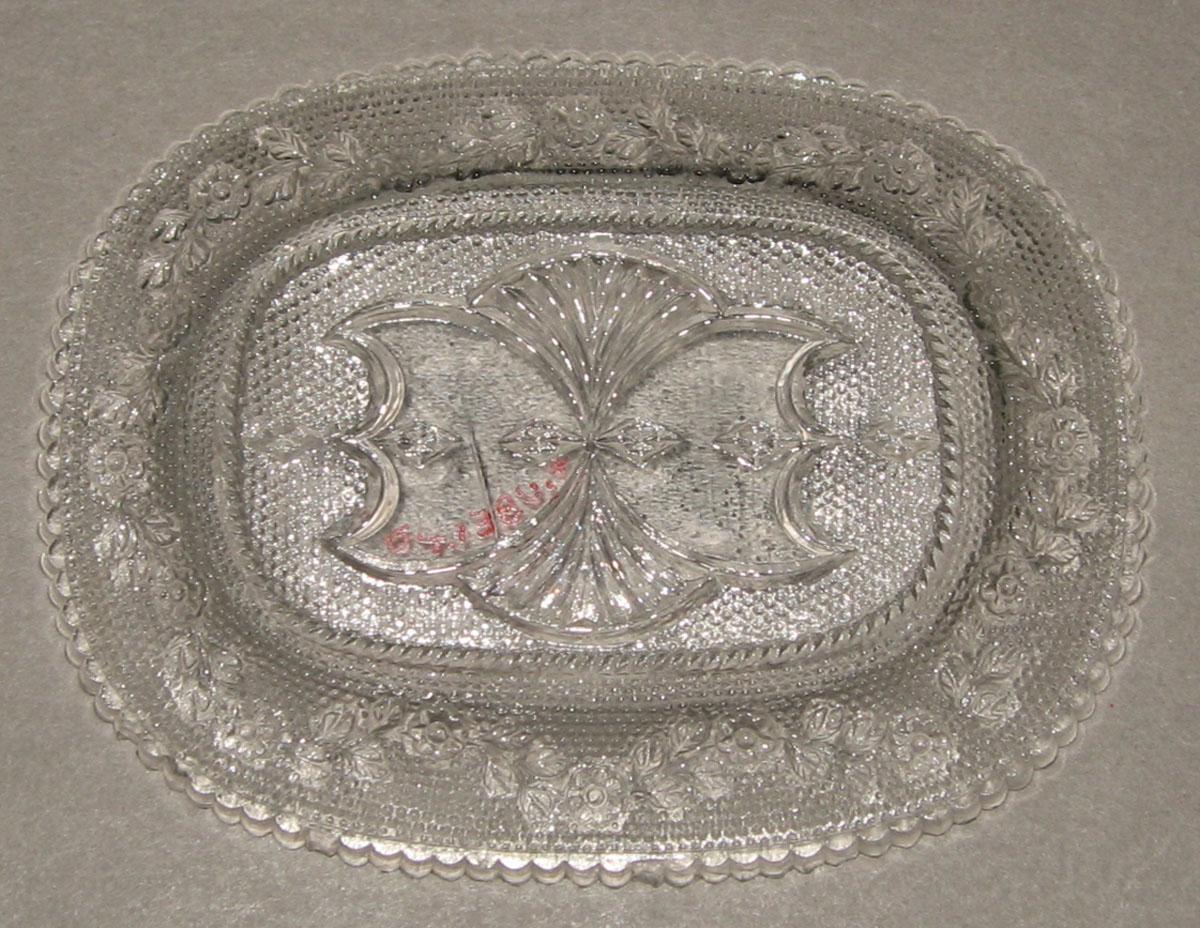 1964.1380.004 Pressed glass miniature dish