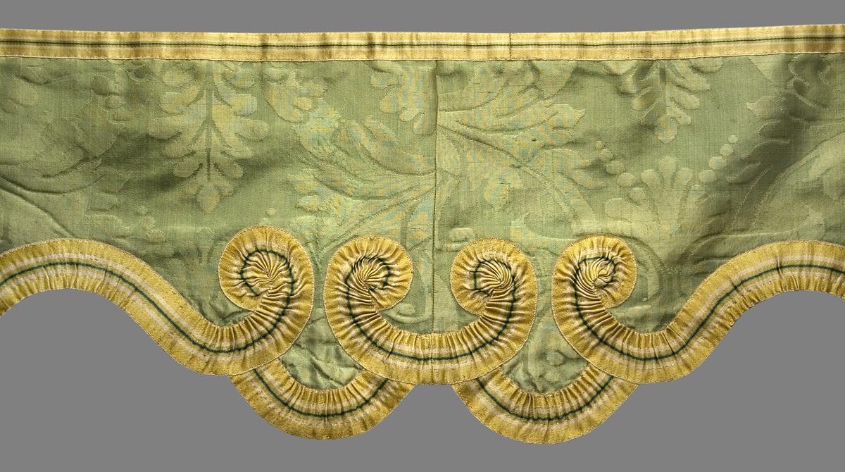 1955.0643.001 Bed Hanging, Valance, Trim Detail