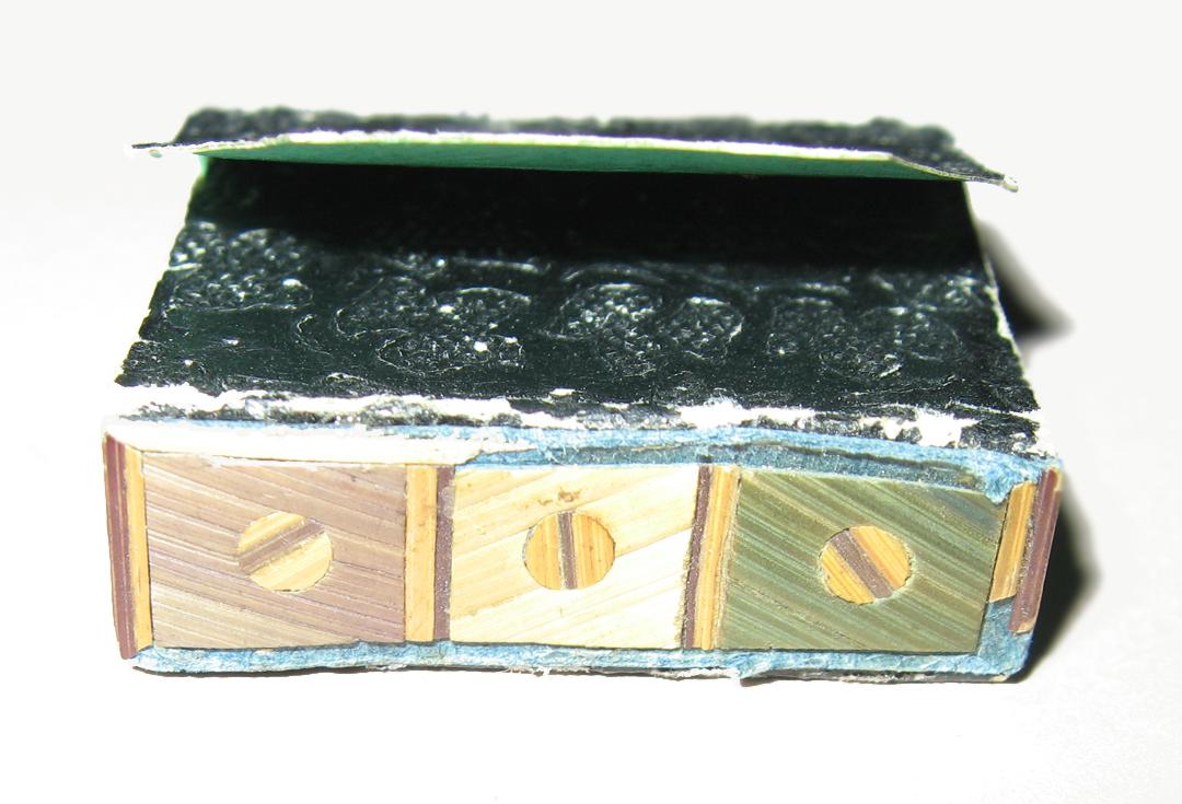 1964.1399.032 Inner card case (top)