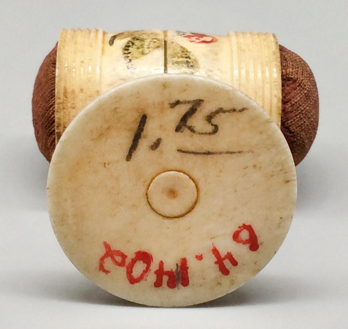 1964.1402 Tool (for needlework), view 1