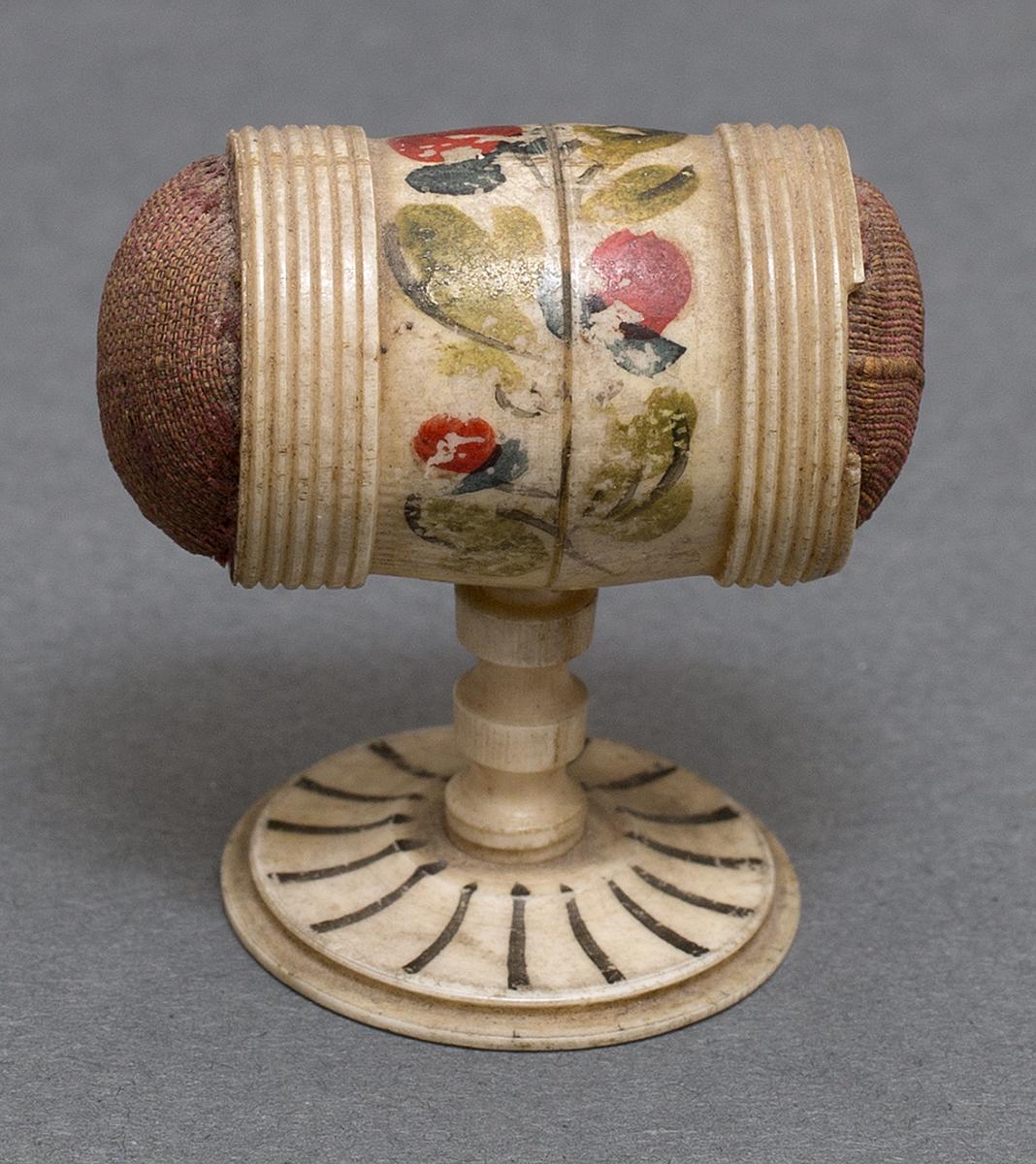 1964.1402 Minature Pincushion Stand, Side