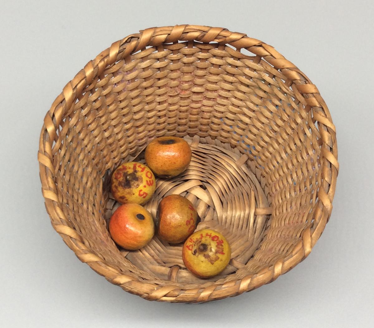 1964.1471 Basket, 1964.1403.001-.005 Apple, view2