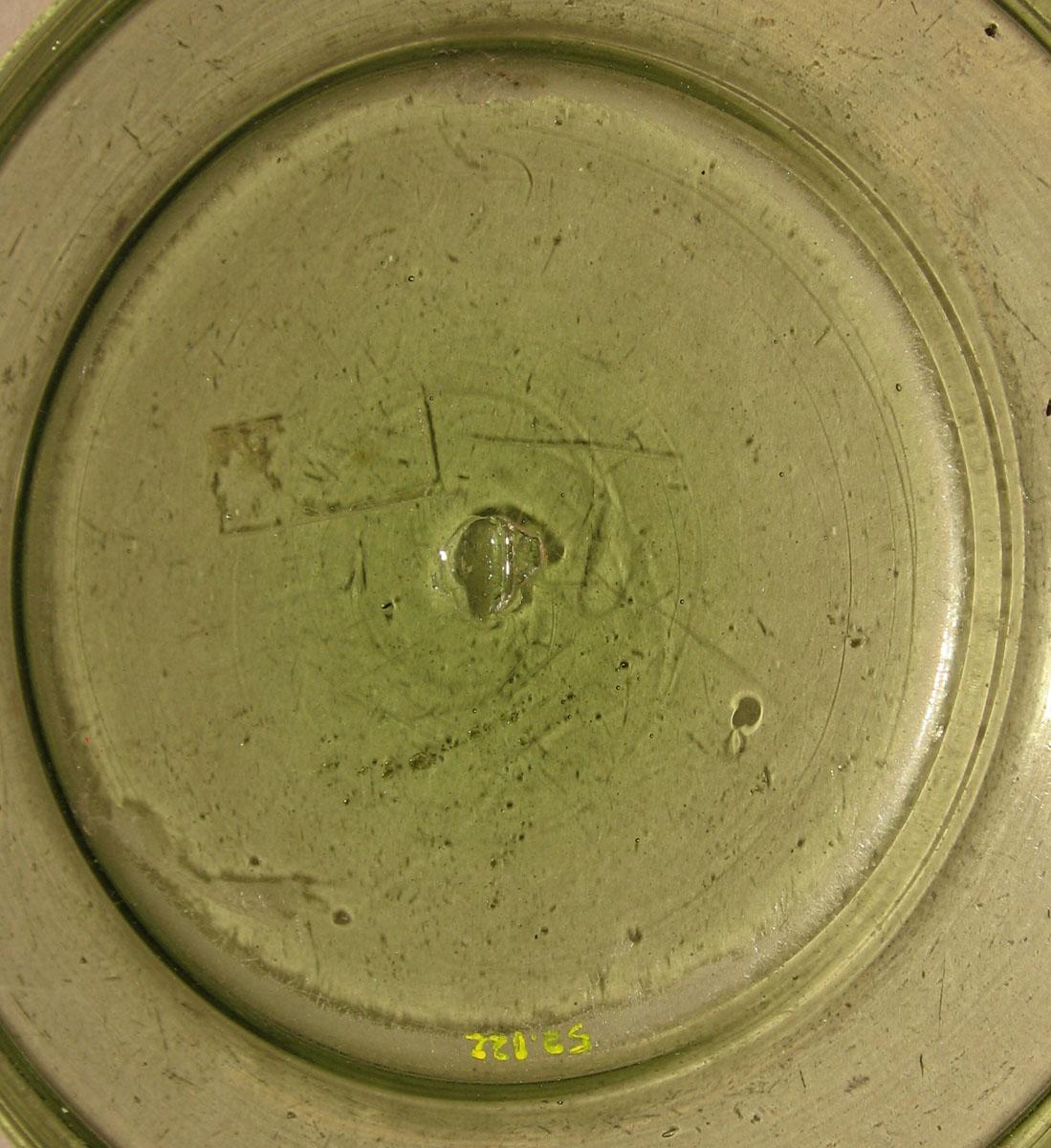 1952.0122 Glass plate (underside)