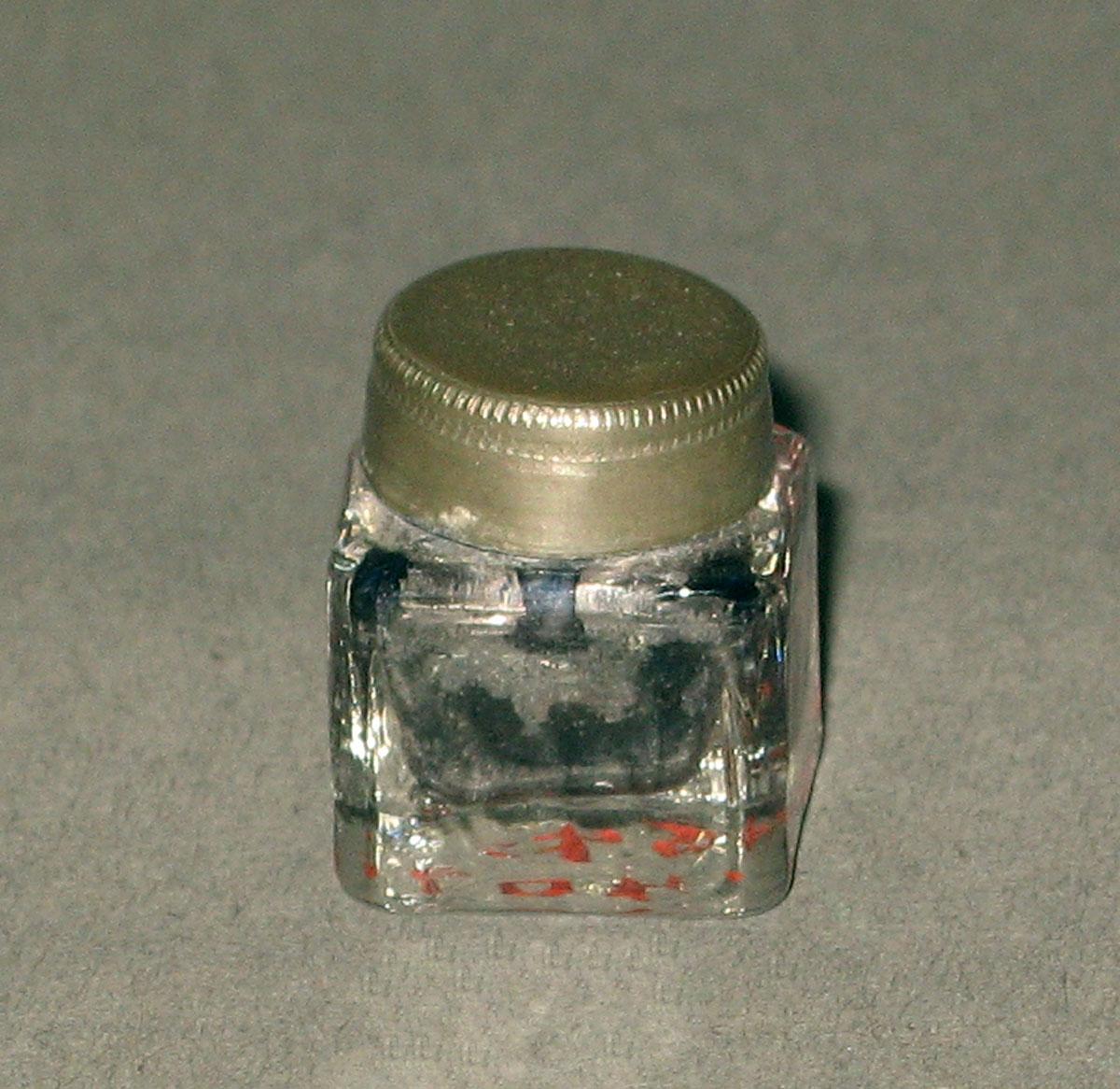 1964.1407 Miniature inkwell