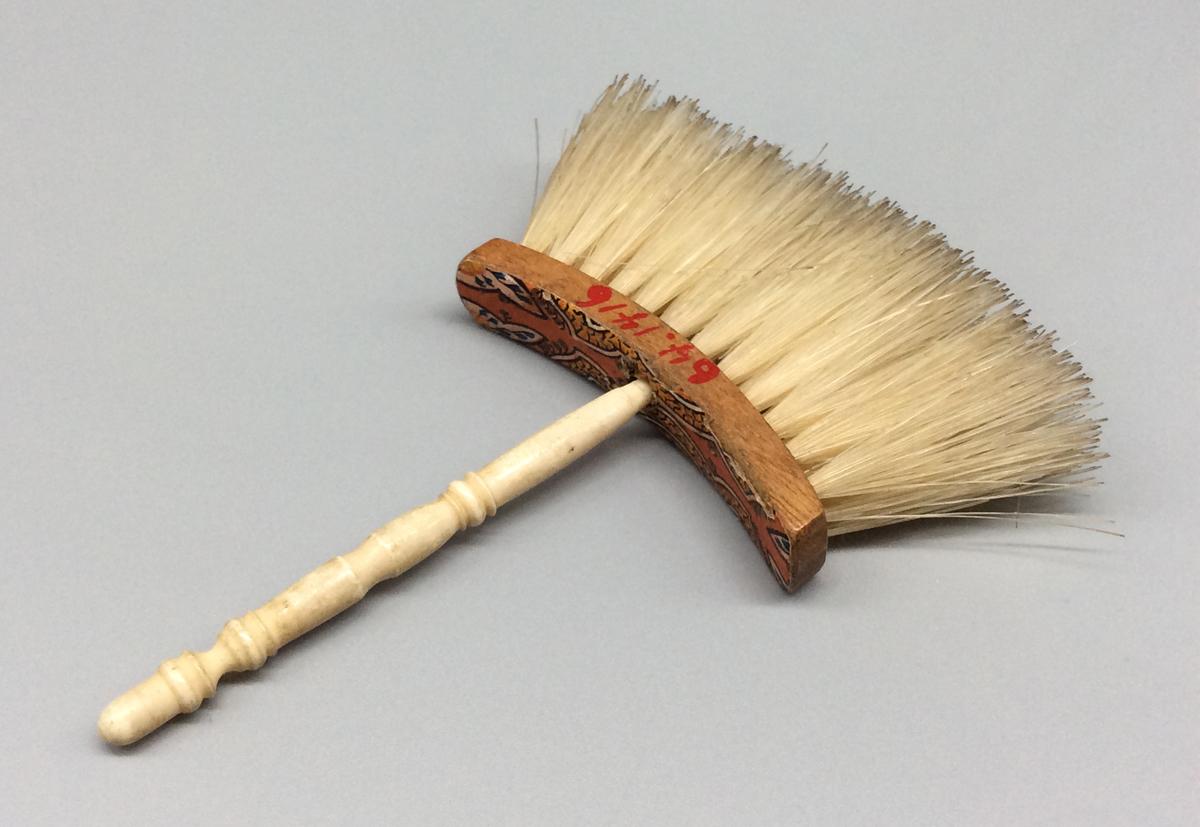 1964.1416 Brush, view 2