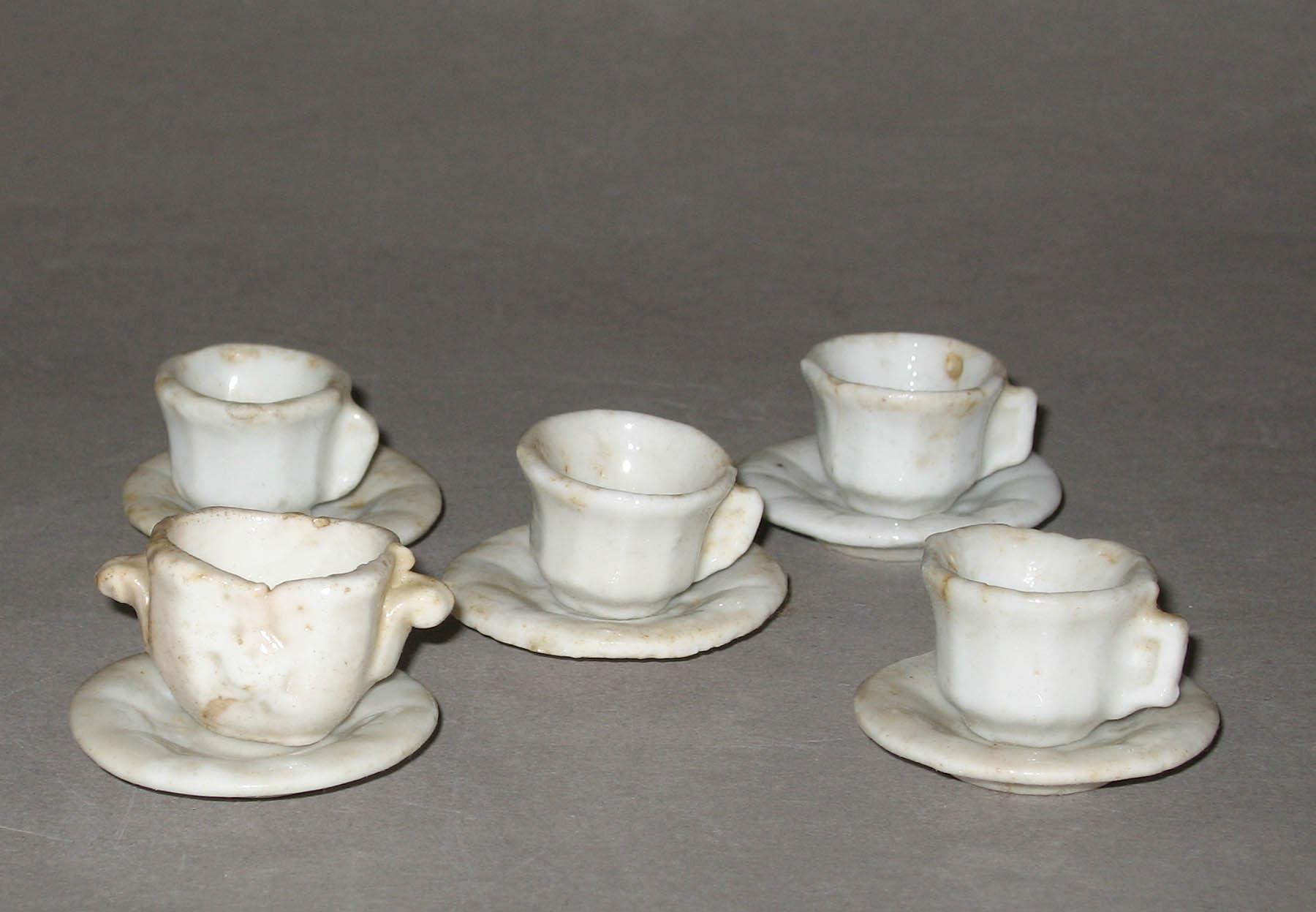 1964.1419.1-.10 Porcelain miniature teaset