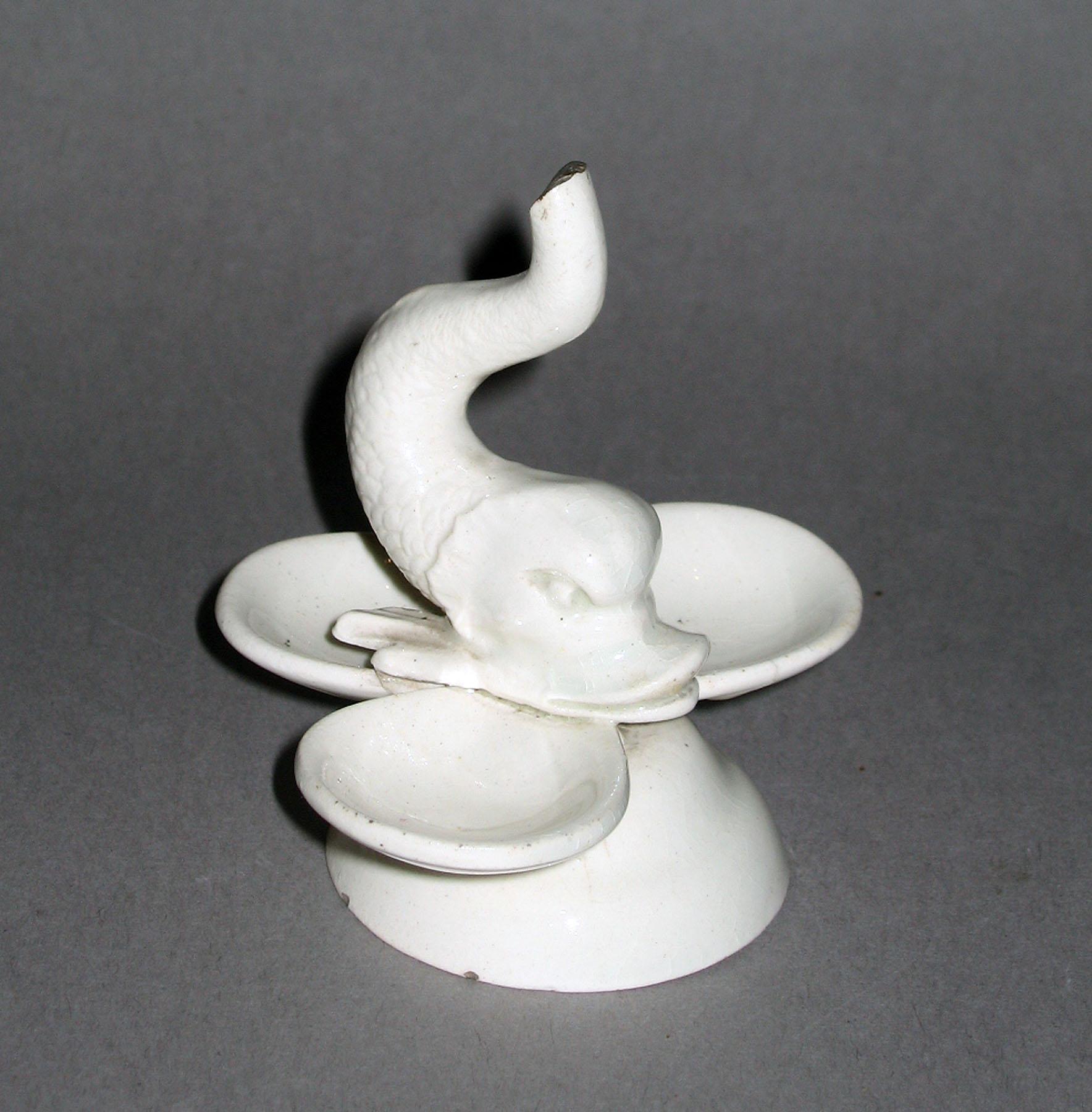 1964.1422 Creamware sweetmeat dish