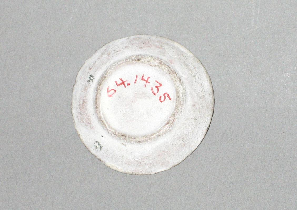 1964.1435 Miniature plate underside