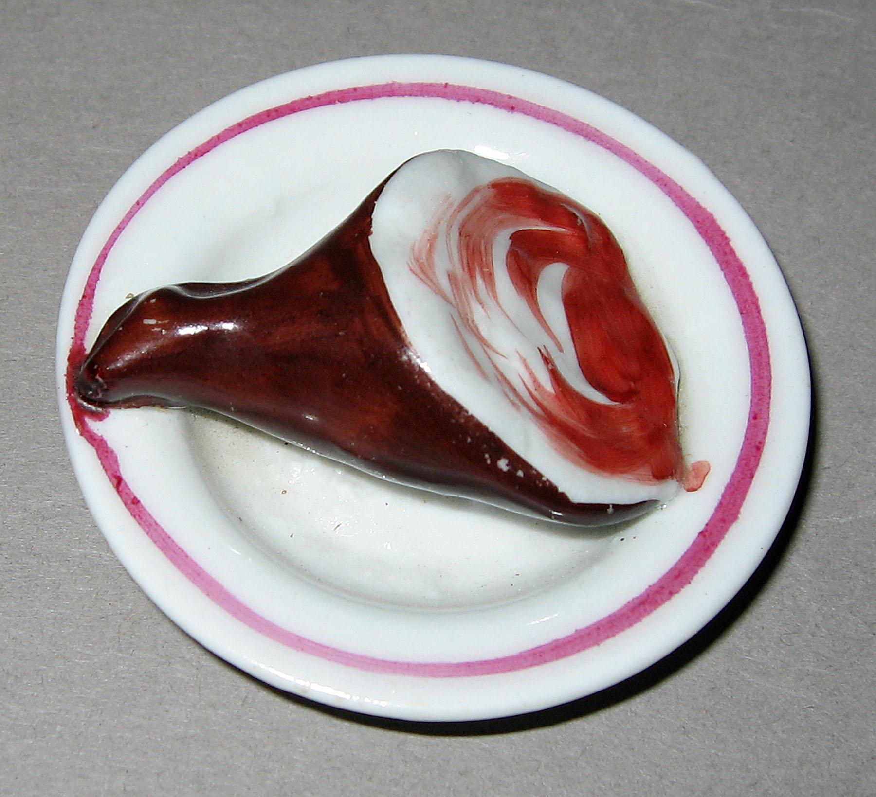 1964.1436.002 Miniature ham dish