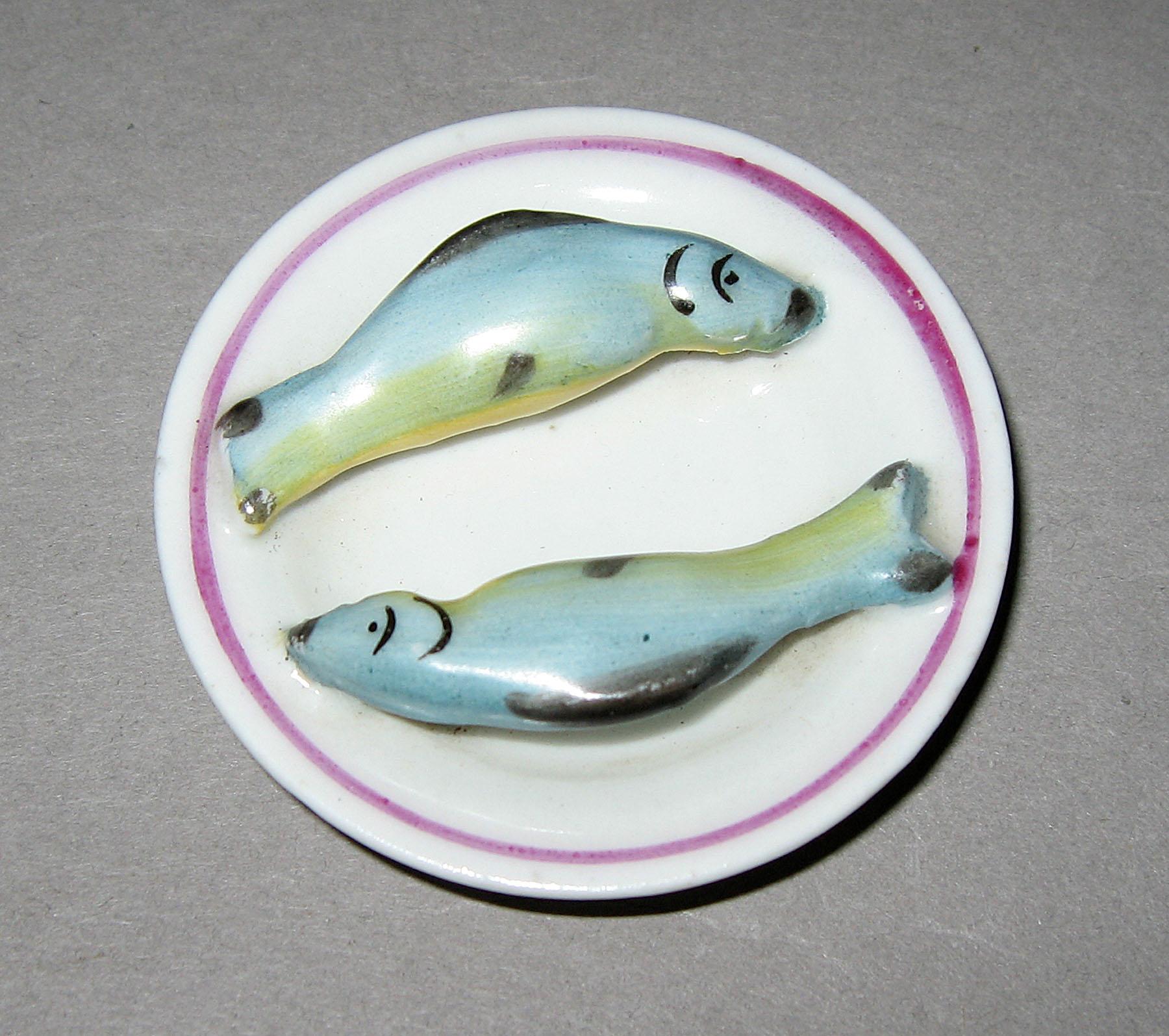 1964.1436.003 Miniature fish dish