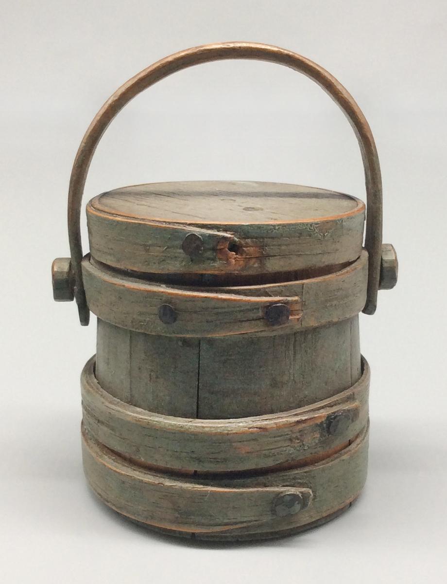 1964.1437 A B Bucket, view 2