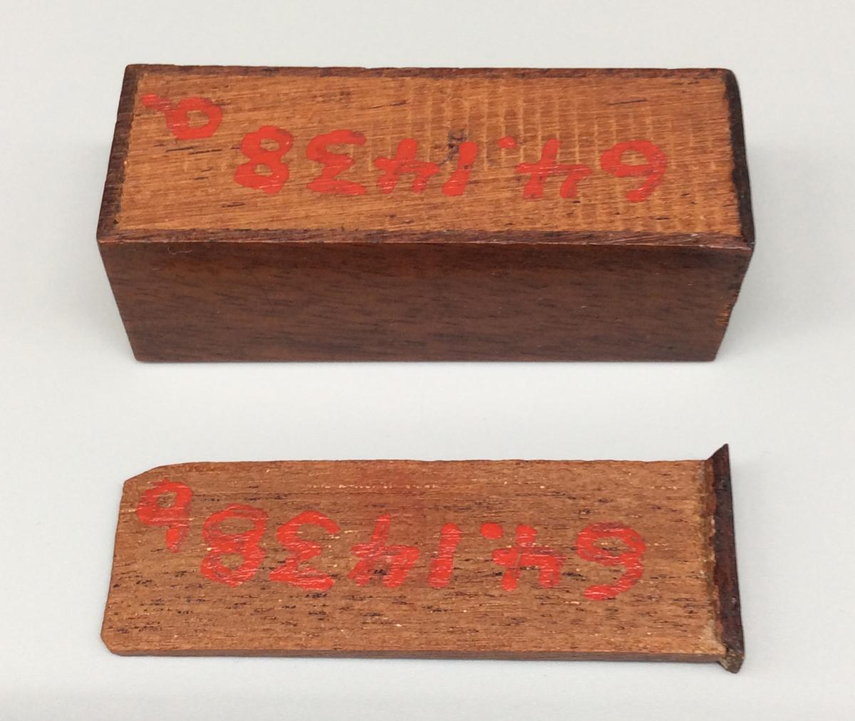 1964.1438 A B Game box, view 4