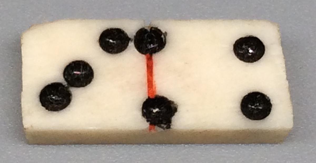1964.1438 V Domino, view 1