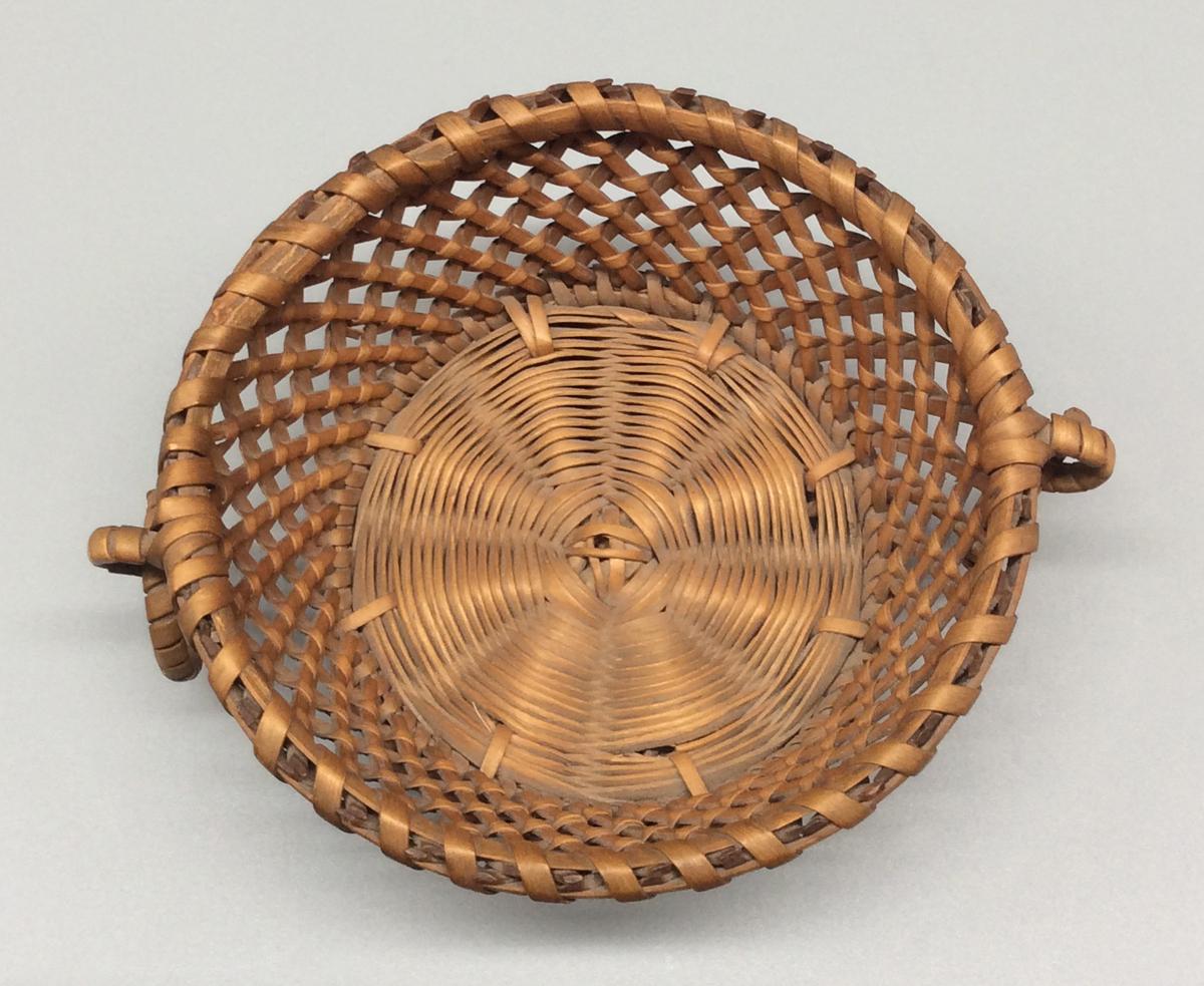 1964.1469 Basket, view 3