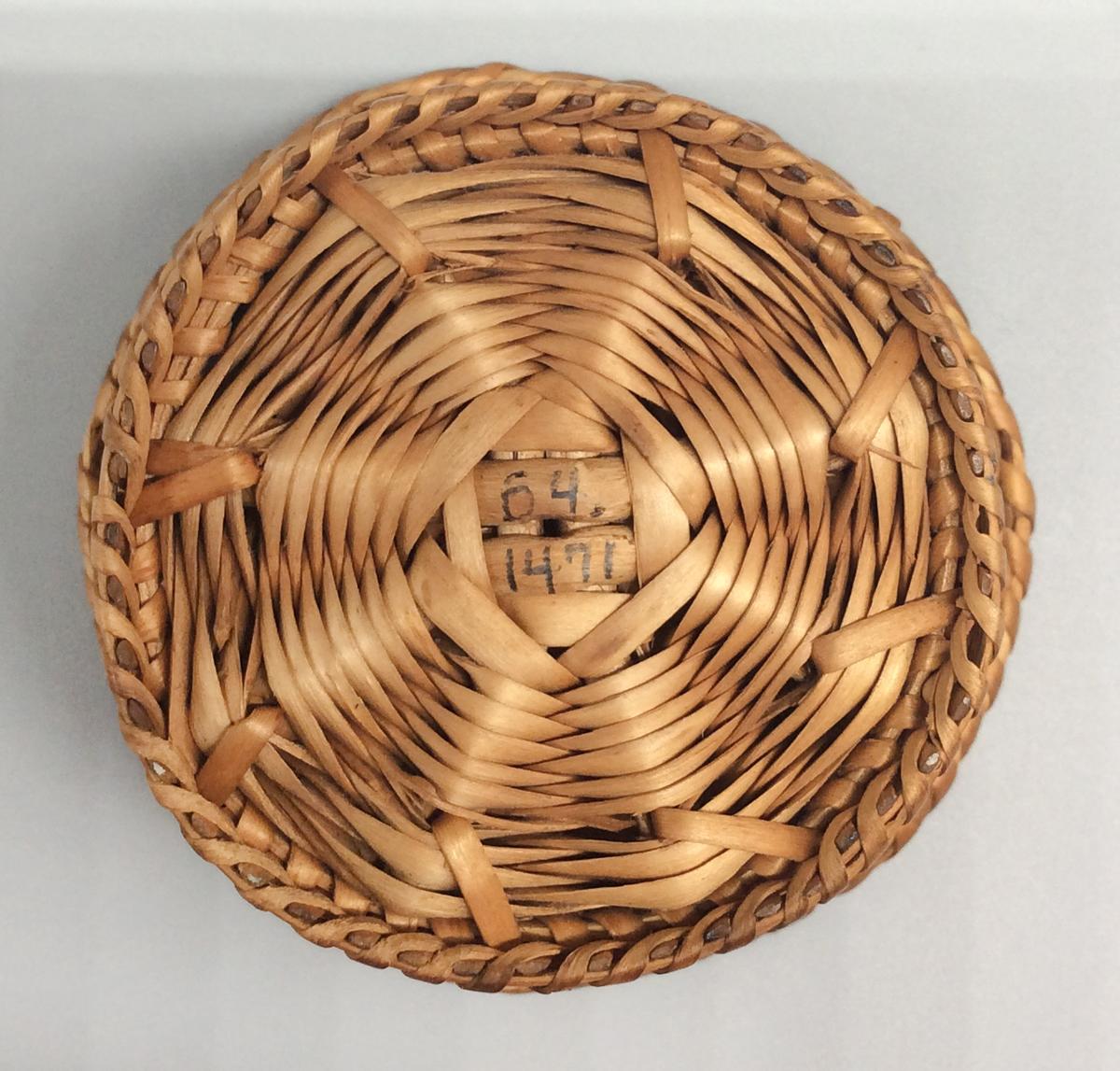 1964.1471 Basket, view 4