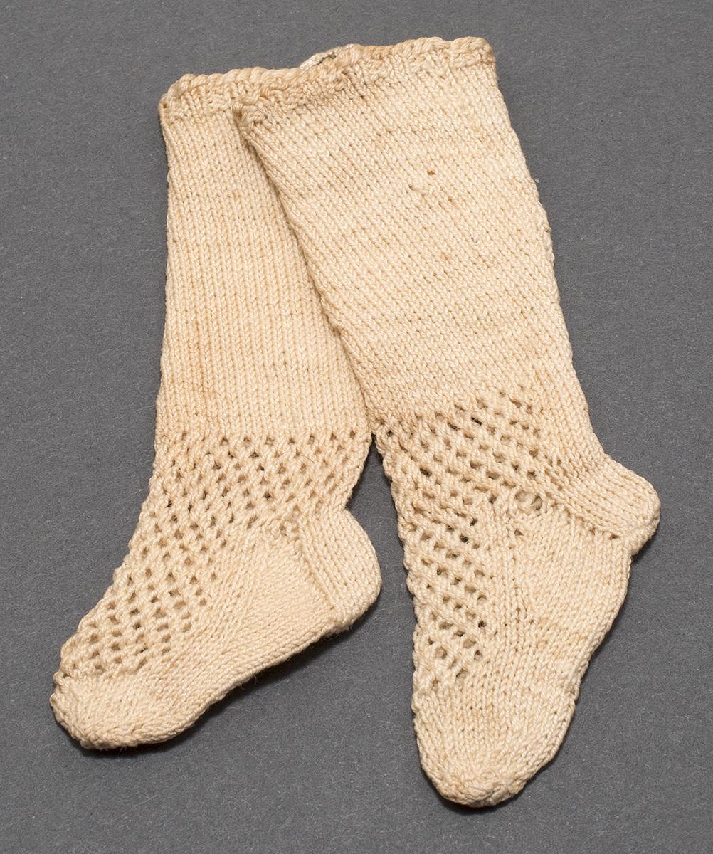 1964.1480.001, .002 Miniature Stocking
