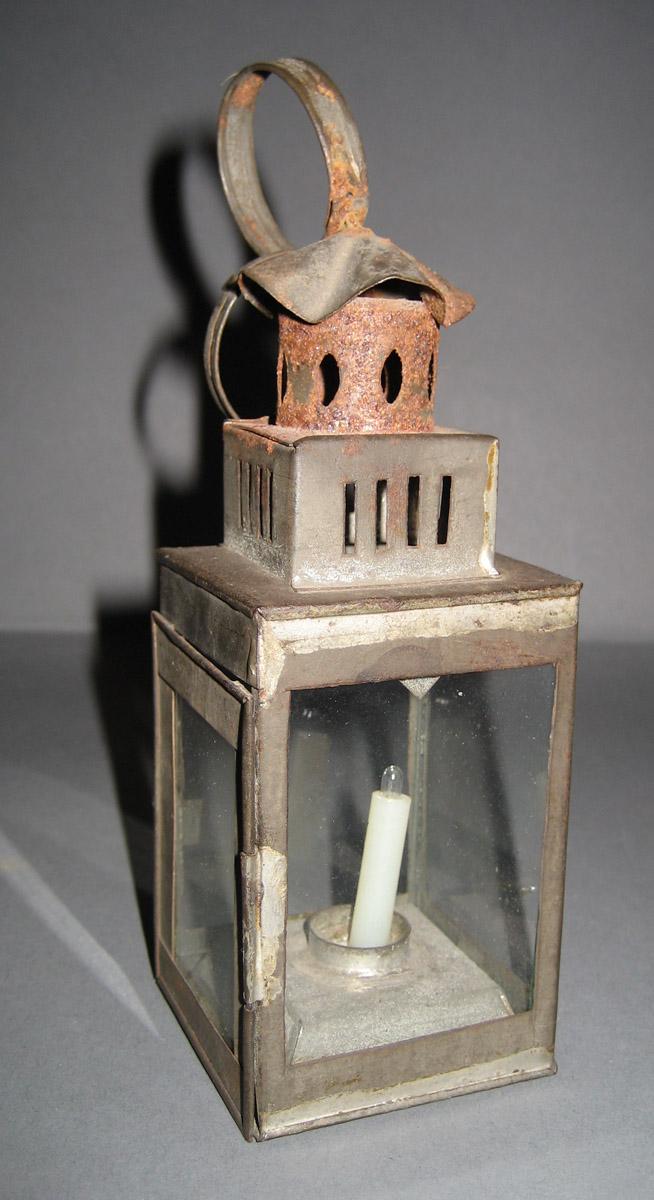 1964.1507 Lantern