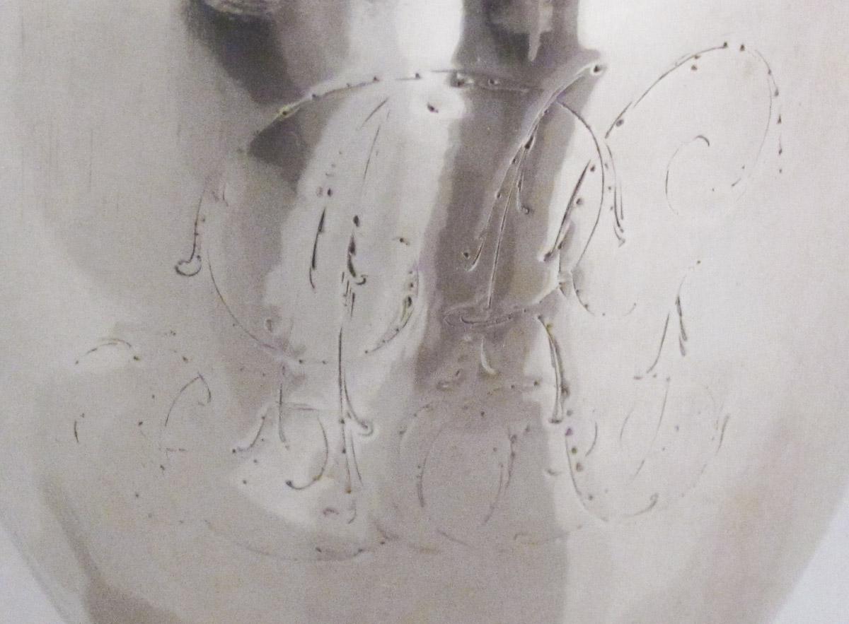 1964.1511.002 Cream pot, engraving
