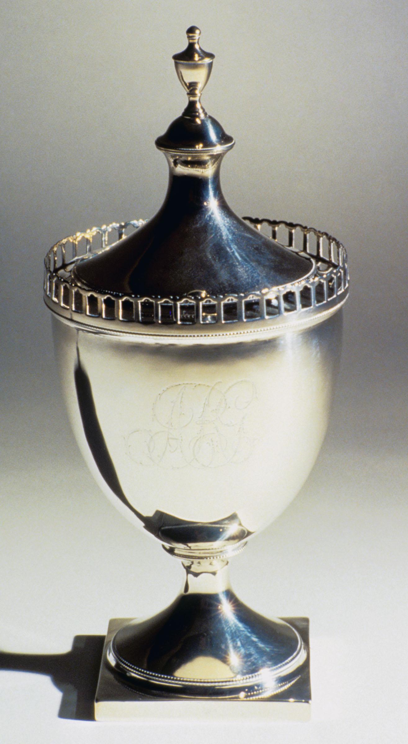1964.1511.003 A, B Sugar bowl, view 1