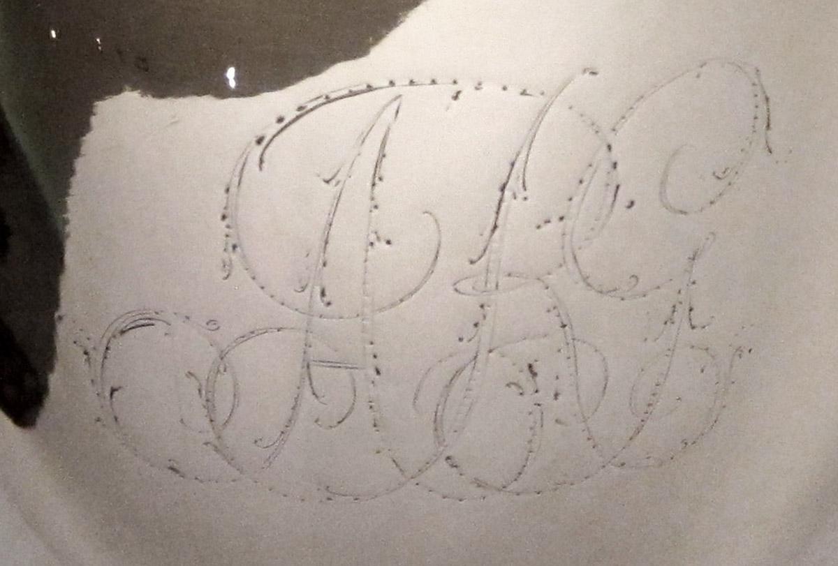 1964.1511.003 A Sugar bowl, engraving