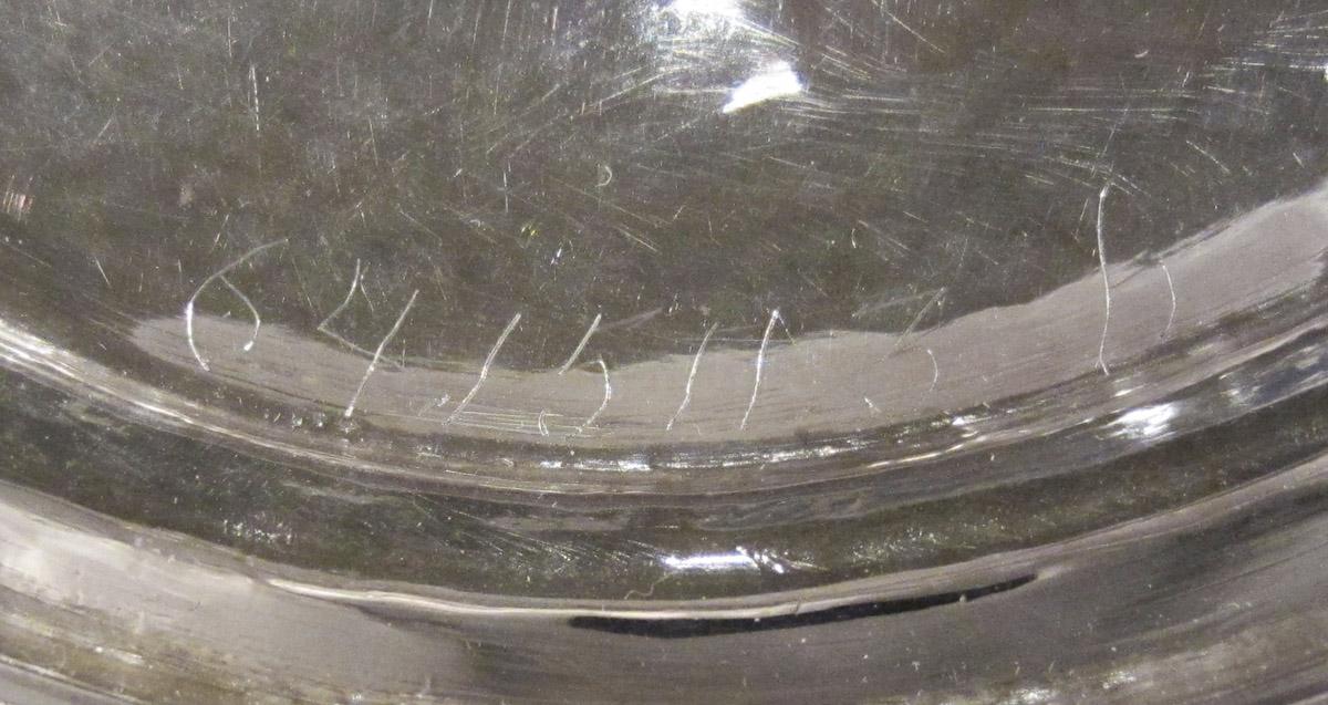 1964.1511.003 B Sugar bowl, lid. inscription