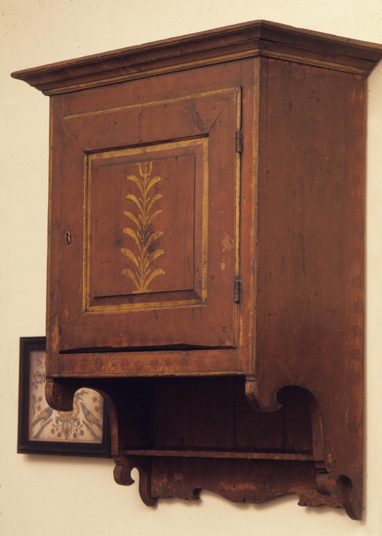 1964.1529 cupboard, hanging or wall cupboard, view 1