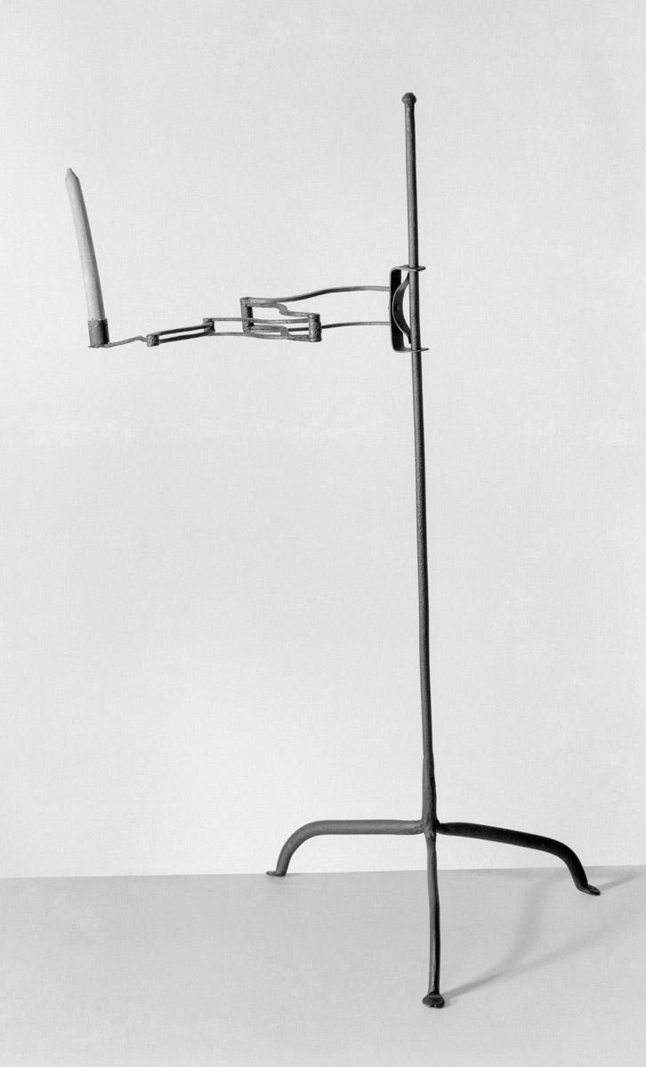 1964.1537 Candlestand