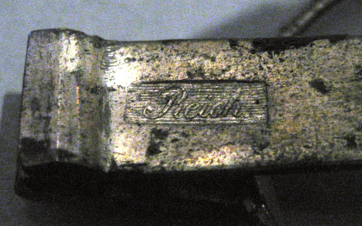 1964.1574 A Silver Spectacles mark 1