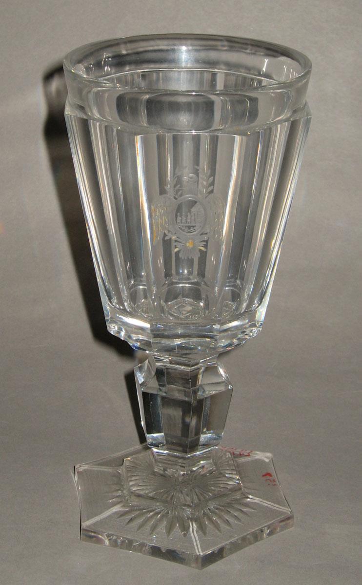 1964.1592.007 Glass goblet