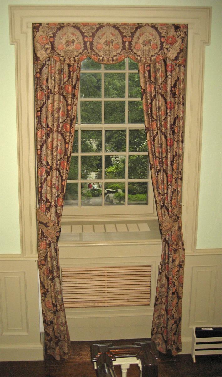1955.0649.002 window hangings