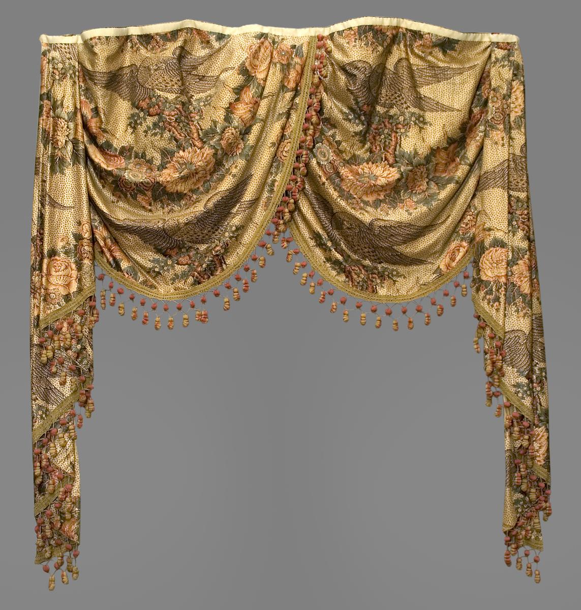 1955.0650.001 Window Hanging, Valance & Tails or Cascade