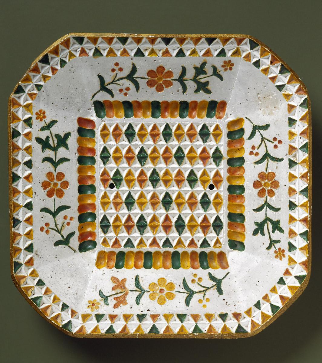 1964.1693 Dish or cake plate