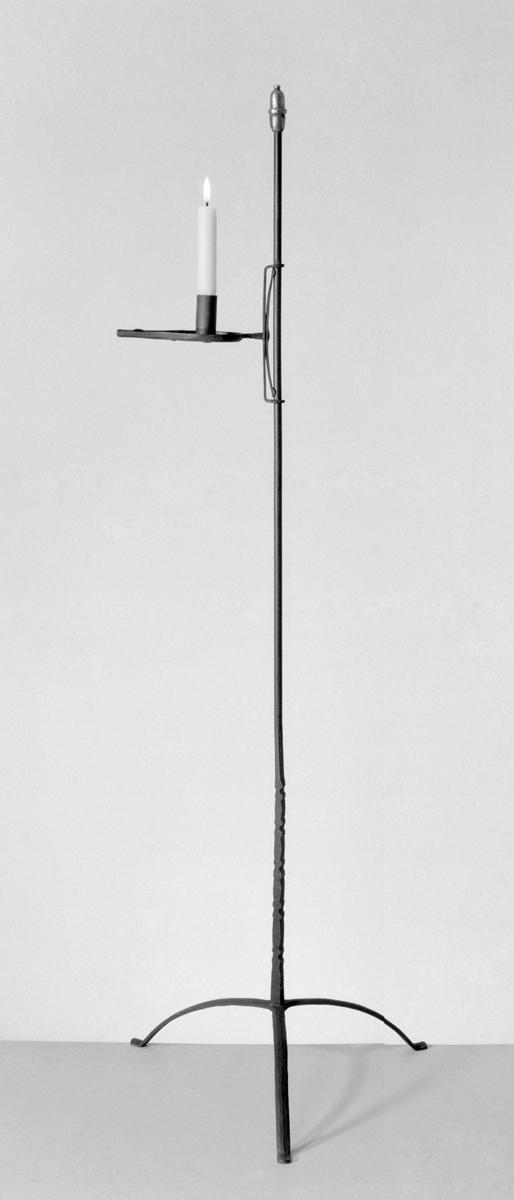 1964.1749 Candlestand