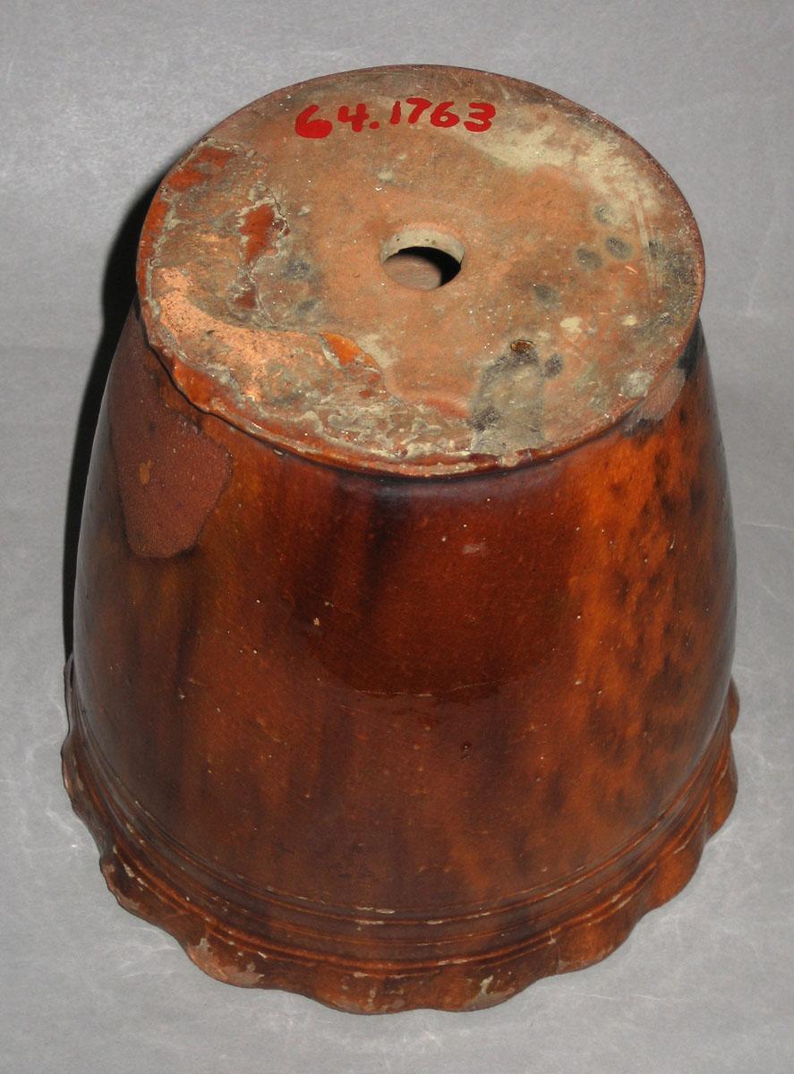 1964.1763 Flowerpot (bottom)