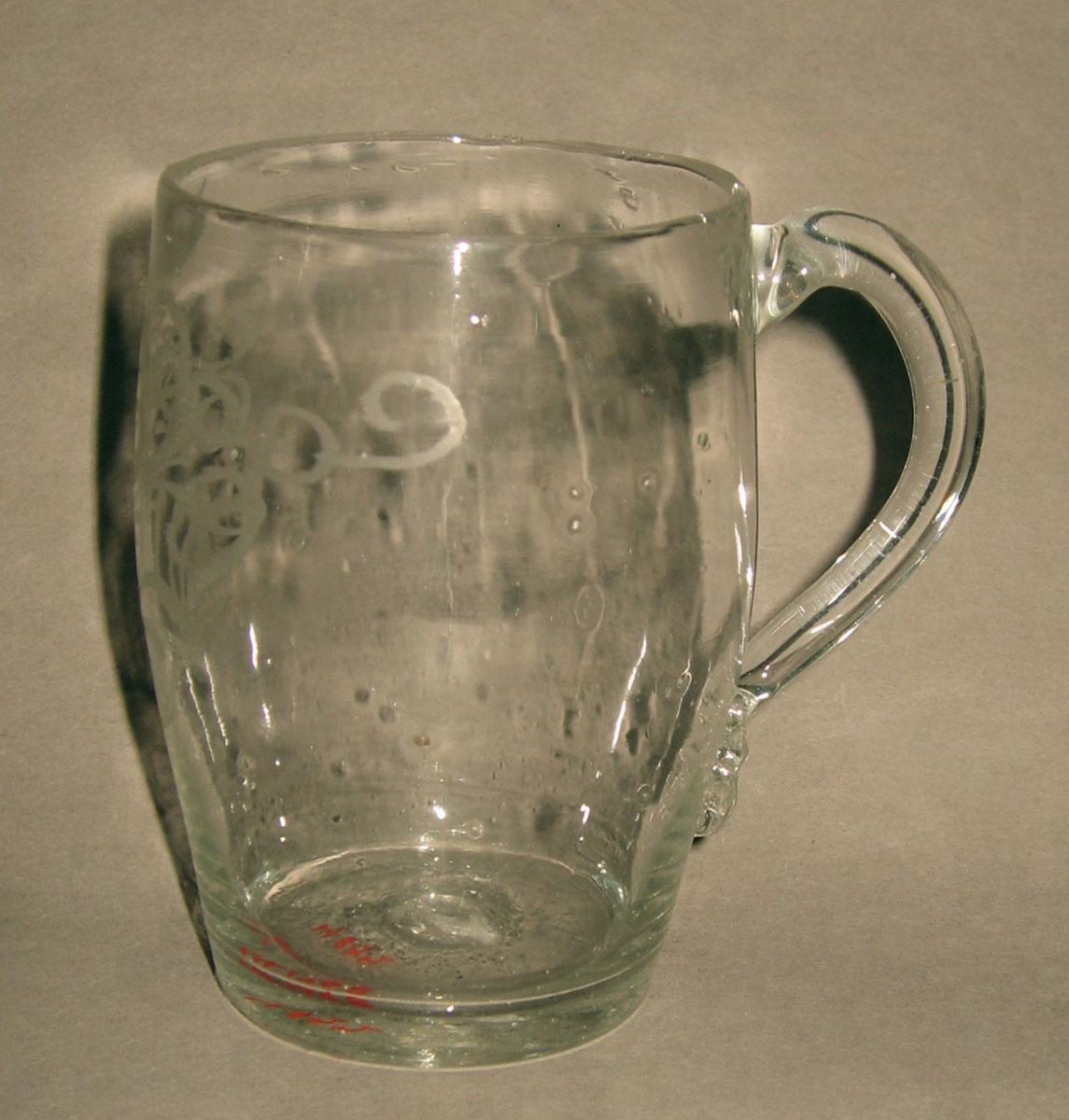 1964.1768 Colorless glass mug (profile)