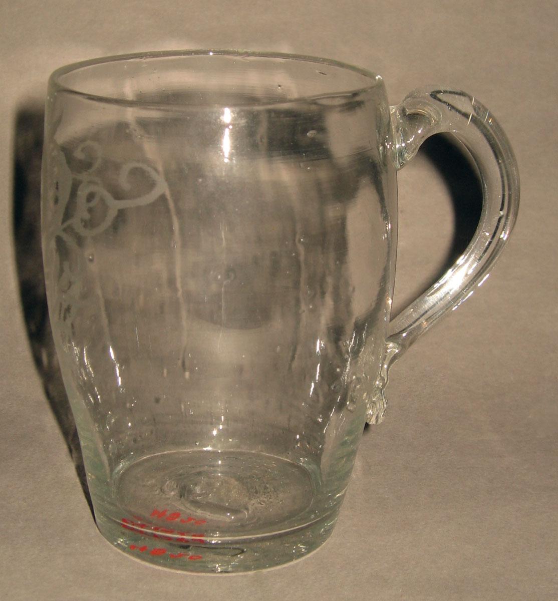 1964.1769 Colorless glass mug (profile)