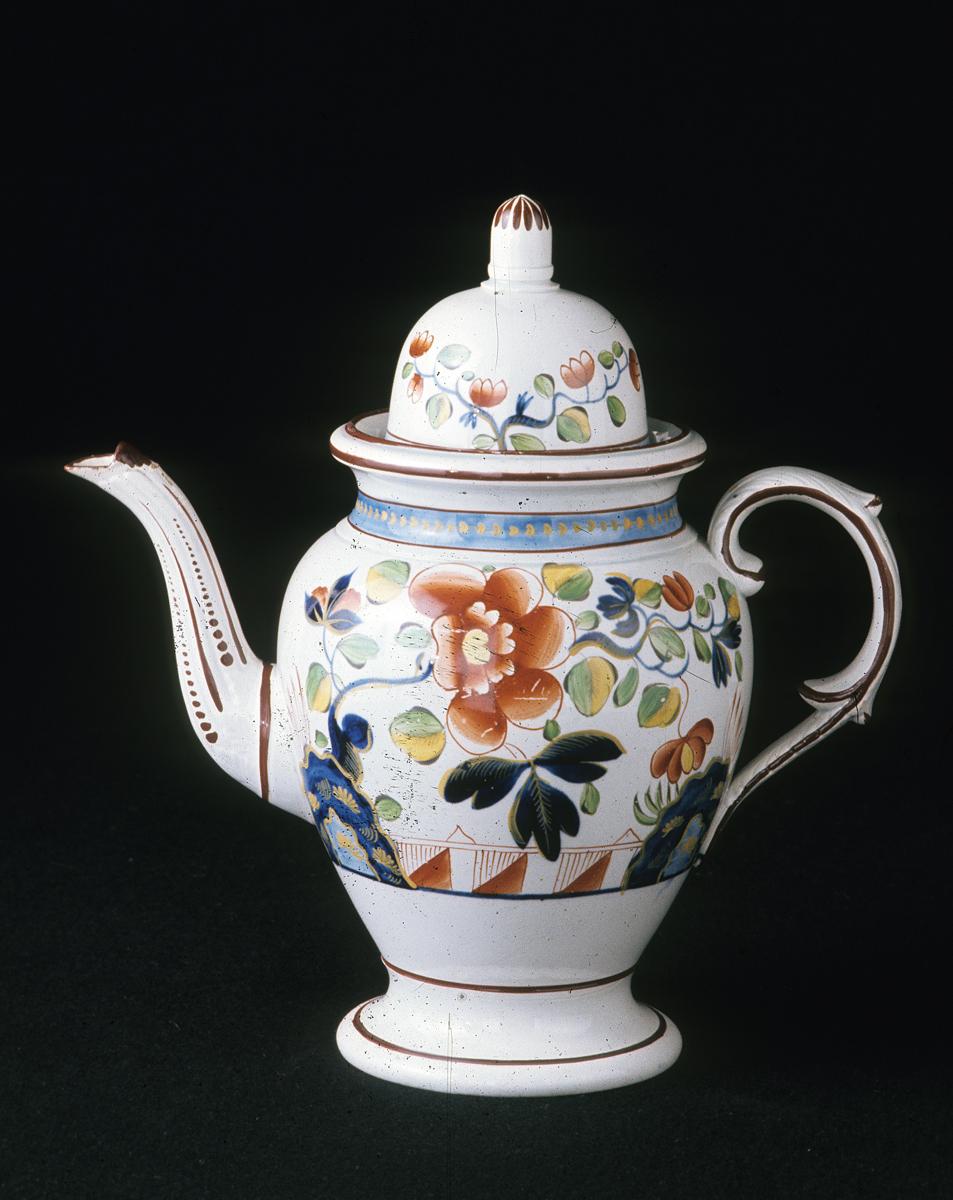 1964.1810.001 A, B Coffee pot